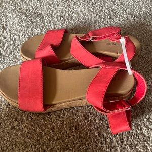 Velcro comfy sandals